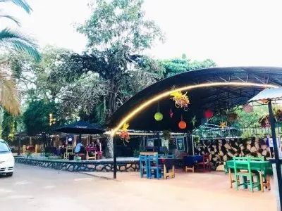 Mad Hatters Restaurant & Bar