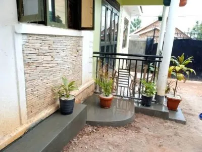 Kyampisi Backpackers Home