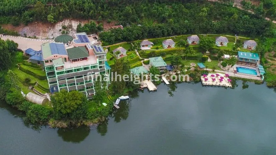 Bunyoni Safaris Resort