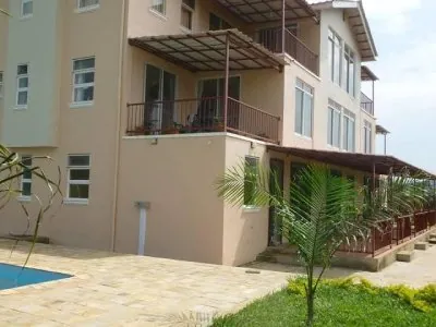 Lakeside Apartments