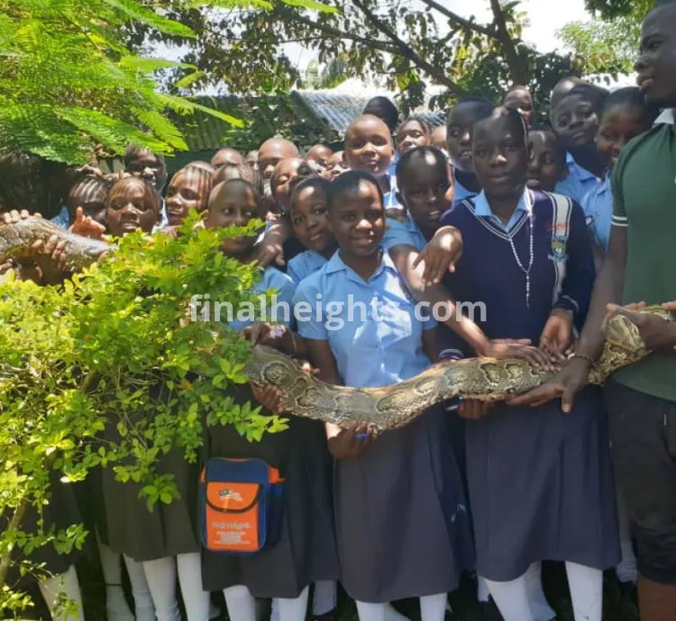 St Noa Girls Secondary School