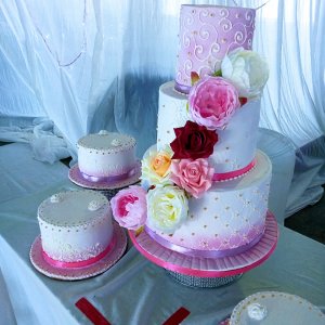 3 tire wedding cake